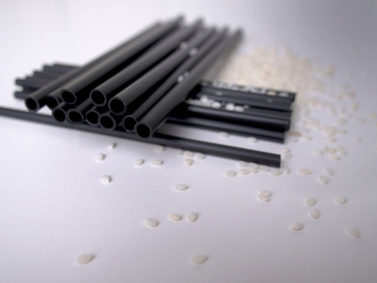 Pailles en riz Jumbo noires 20 cm, Ø 8 mm de Strooikes